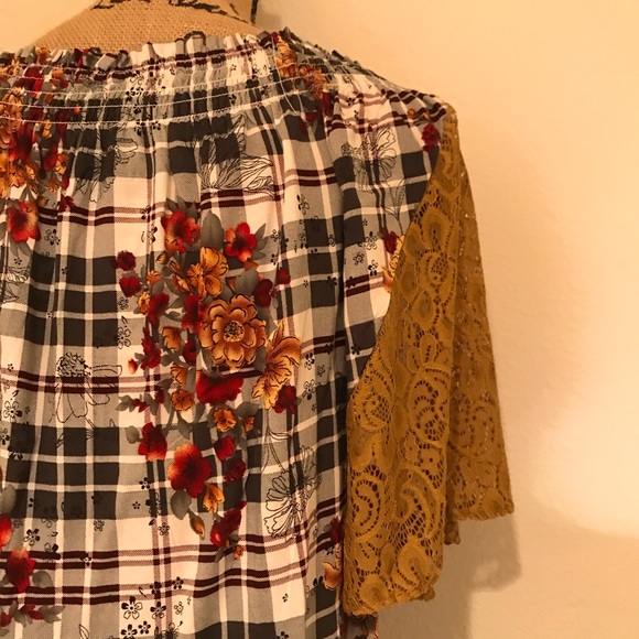 NWT-Ivory Love Floral Plaid Lace Off Shoulder Short Sleeve Blouse-S - Picture 7 of 15